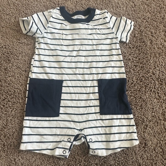 Assorted Baby Rompers Set - Picture 9 of 16